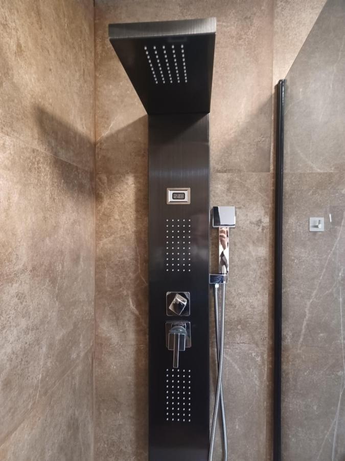 Apartamento Acogedor Junto A Calle Betis, Triana-Los Remedios セビリア エクステリア 写真