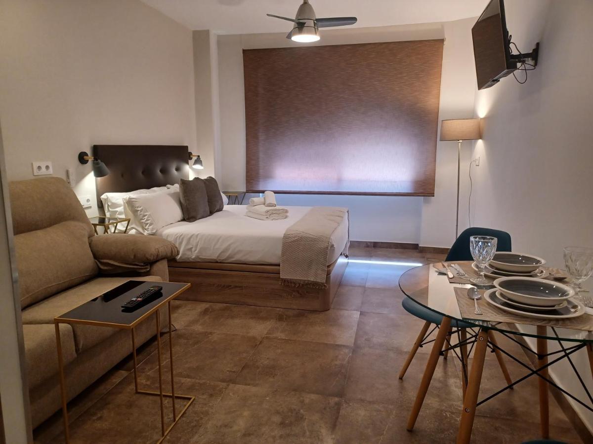 Apartamento Acogedor Junto A Calle Betis, Triana-Los Remedios セビリア エクステリア 写真
