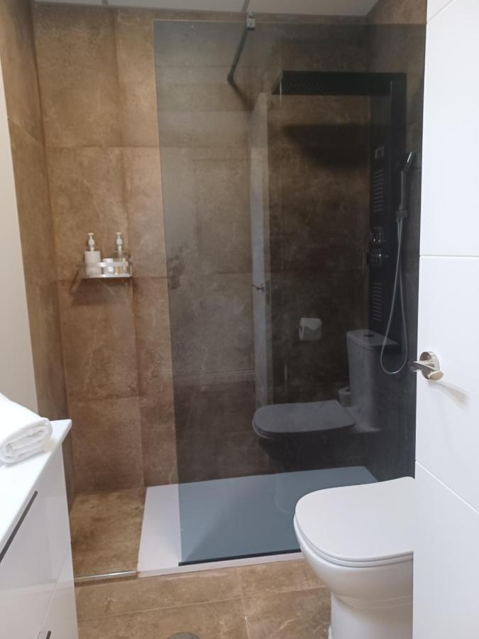 Apartamento Acogedor Junto A Calle Betis, Triana-Los Remedios セビリア エクステリア 写真