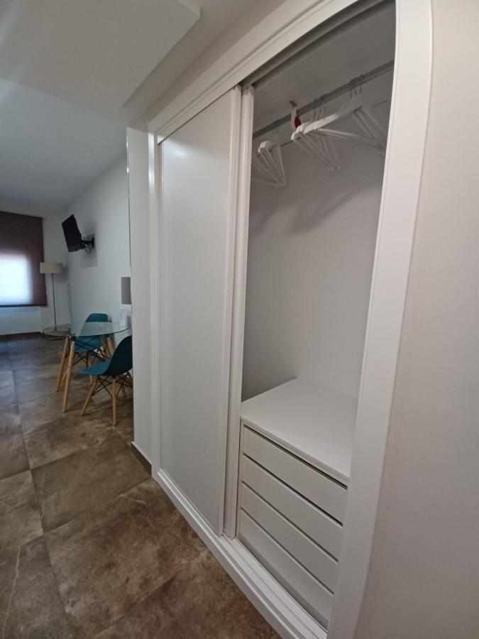 Apartamento Acogedor Junto A Calle Betis, Triana-Los Remedios セビリア エクステリア 写真