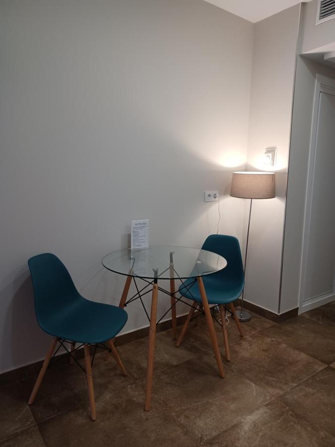 Apartamento Acogedor Junto A Calle Betis, Triana-Los Remedios セビリア エクステリア 写真