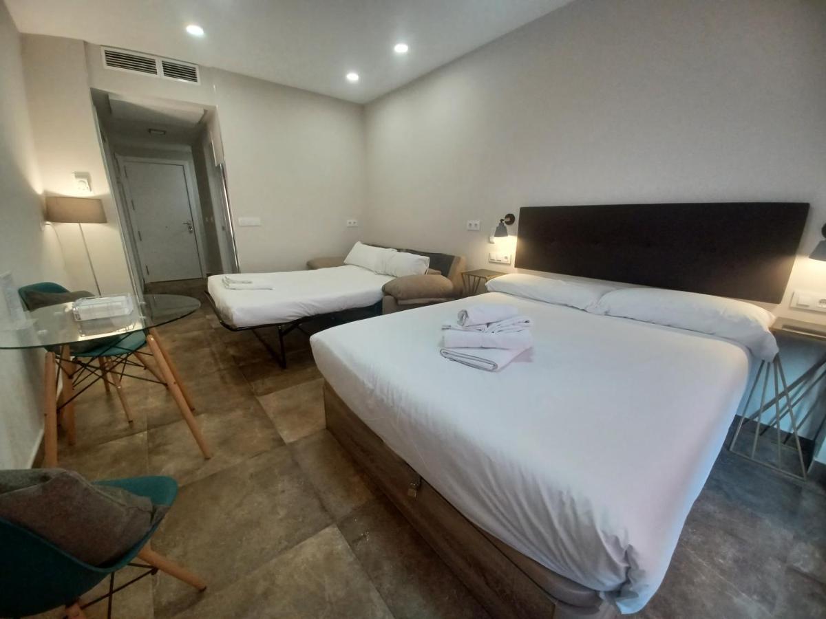 Apartamento Acogedor Junto A Calle Betis, Triana-Los Remedios セビリア エクステリア 写真