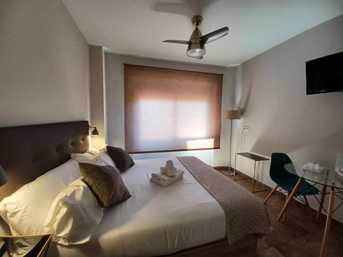 Apartamento Acogedor Junto A Calle Betis, Triana-Los Remedios セビリア エクステリア 写真