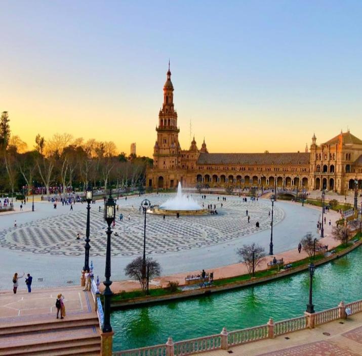 Apartamento Acogedor Junto A Calle Betis, Triana-Los Remedios セビリア エクステリア 写真