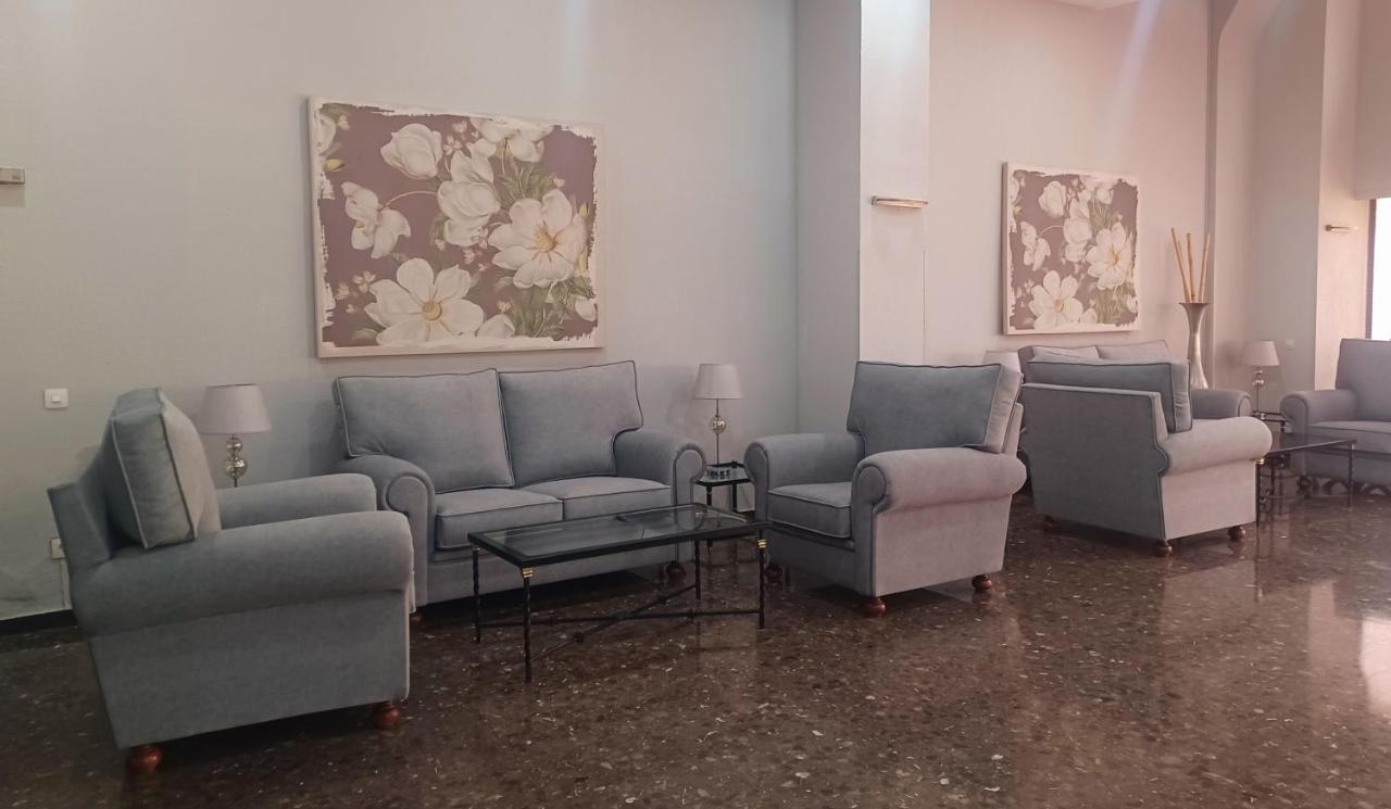 Apartamento Acogedor Junto A Calle Betis, Triana-Los Remedios セビリア エクステリア 写真
